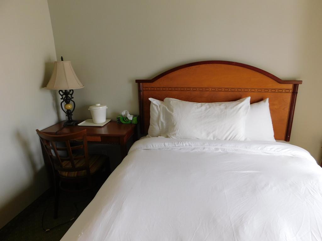 Hotel A2K มอนทรีอัล ภายนอก รูปภาพ